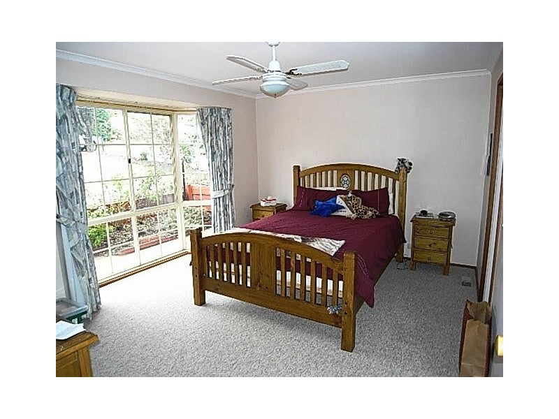 11 Johnstone Circuit, Calwell ACT 2905