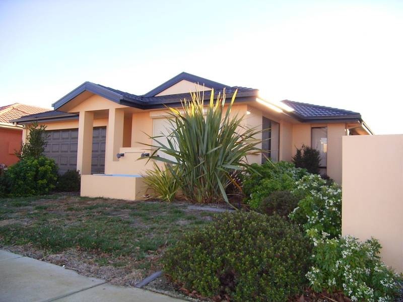 13 Rosanna Street, Gungahlin ACT 2912