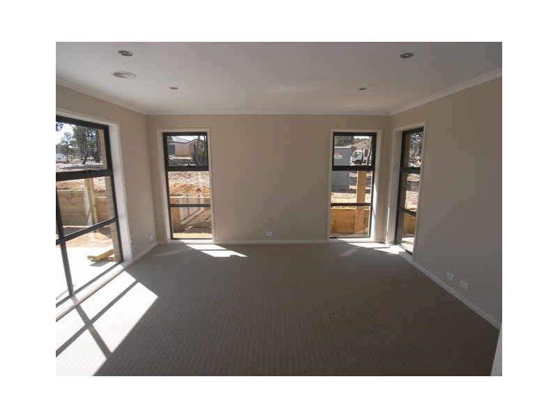 4 Keaney Street, Macgregor ACT 2615