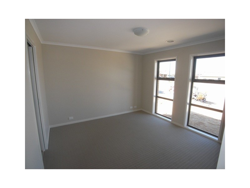 4 Keaney Street, Macgregor ACT 2615