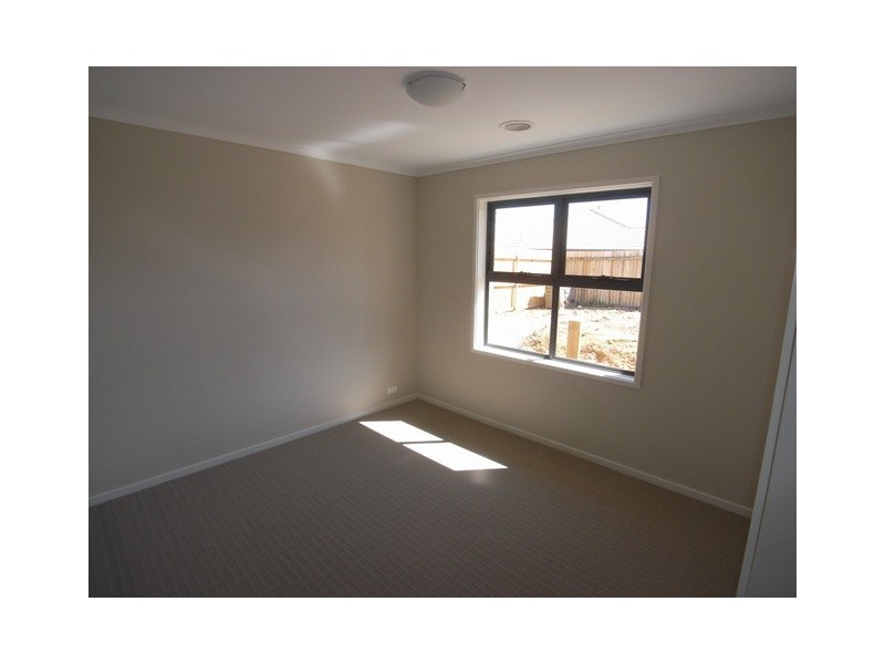 4 Keaney Street, Macgregor ACT 2615