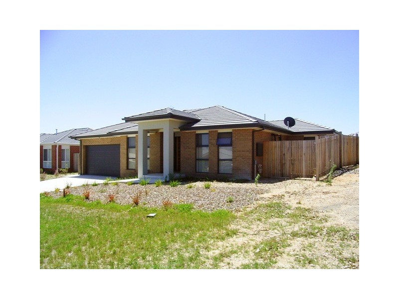 4 Keaney Street, Macgregor ACT 2615