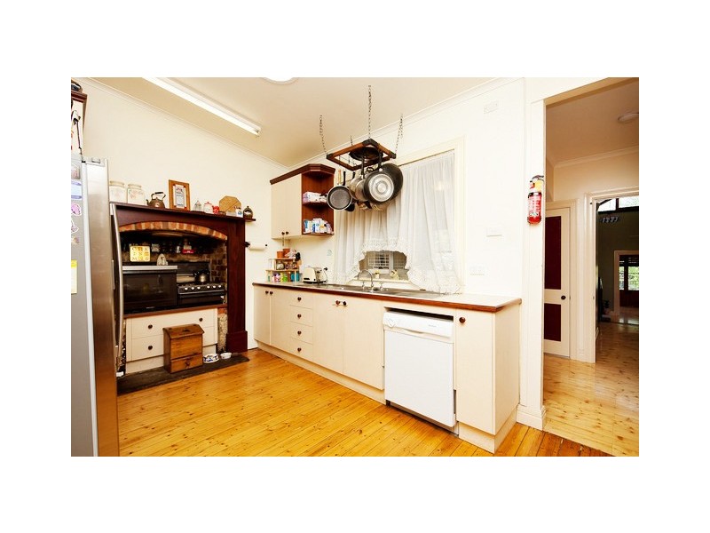 24 Isabella Street, Queanbeyan NSW 2620