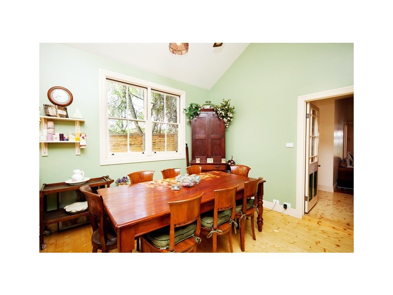 24 Isabella Street, Queanbeyan NSW 2620