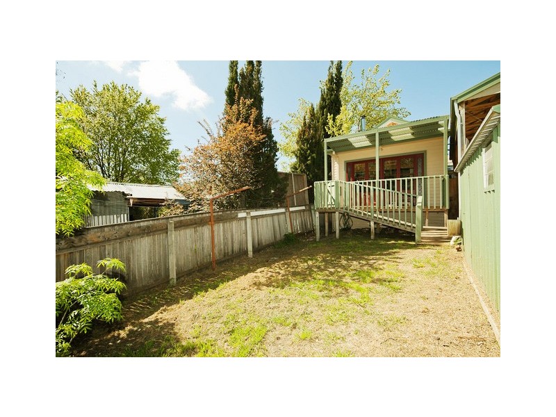 24 Isabella Street, Queanbeyan NSW 2620