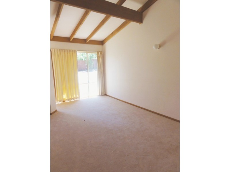 2/28 Ringrose Crescent, Isaacs ACT 2607