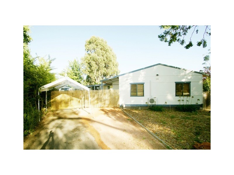 18 Marlee Place, Narrabundah ACT 2604