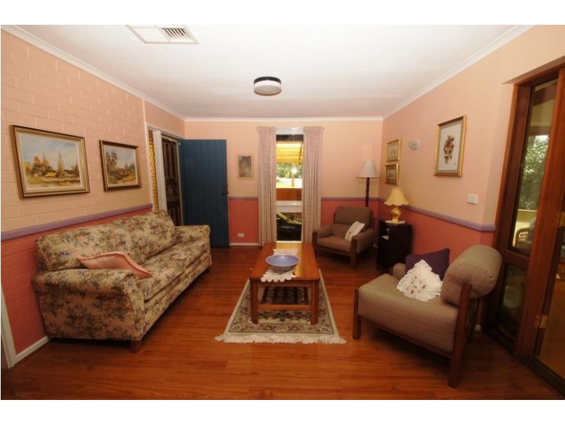 1 Phillips Place, Latham ACT 2615