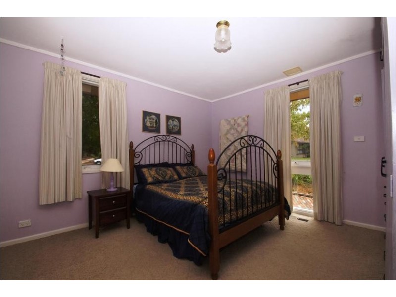 1 Phillips Place, Latham ACT 2615