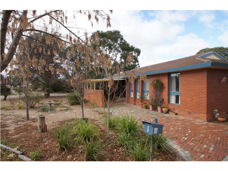 1 Phillips Place, Latham ACT 2615