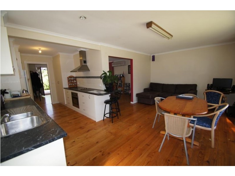 10 Milford Street, Latham ACT 2615
