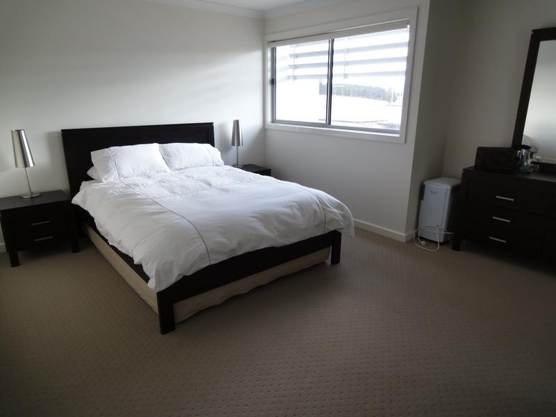 8 Chance Street, Crace ACT 2911