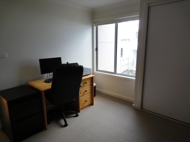 8 Chance Street, Crace ACT 2911