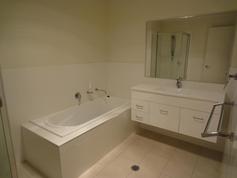 8 Chance Street, Crace ACT 2911