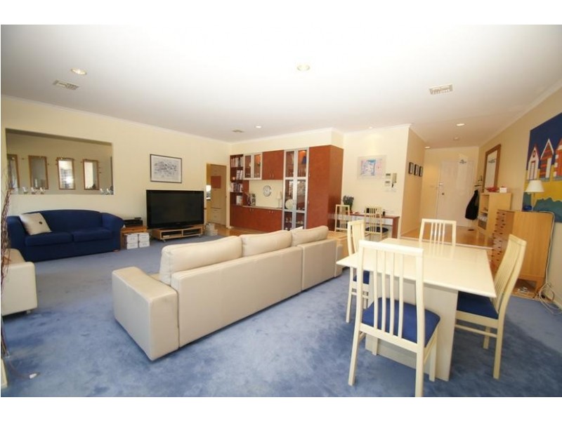 E5/2 Currie Cresent, Kingston ACT 2604