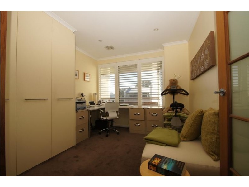 E5/2 Currie Cresent, Kingston ACT 2604