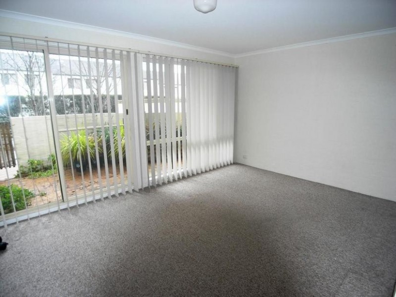 8/4 Antis Street, Phillip ACT 2606
