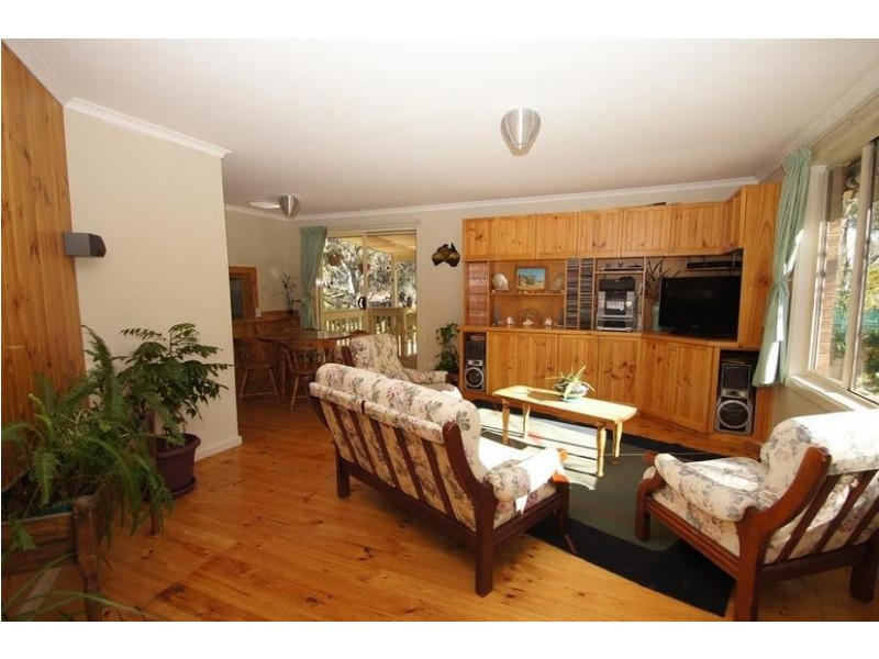 16 Schaffer Place, Charnwood ACT 2615