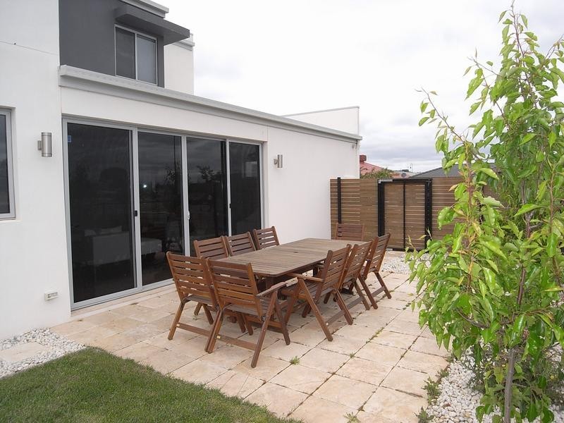 17 Bungle Bungle Crescent, Harrison ACT 2914