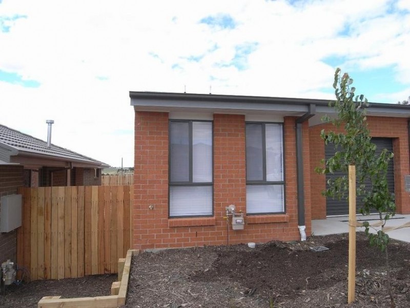 6 Audrey Cahn Street, Macgregor ACT 2615