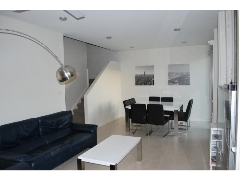8 Chance Street, Crace ACT 2911