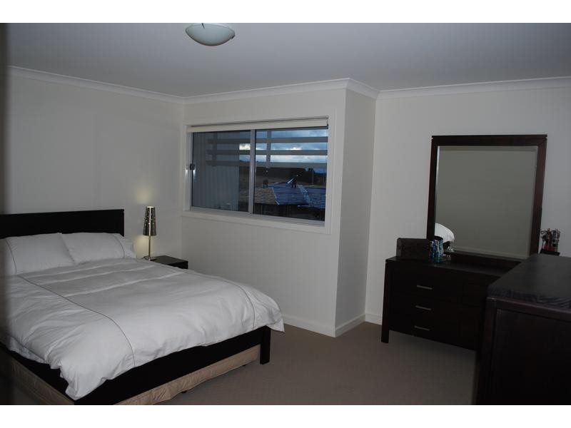8 Chance Street, Crace ACT 2911