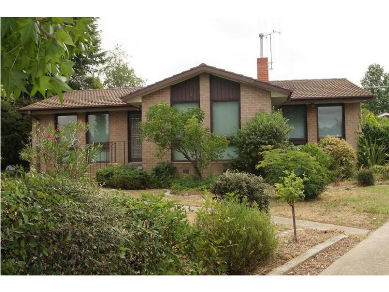 14 Phillips Place, Latham ACT 2615