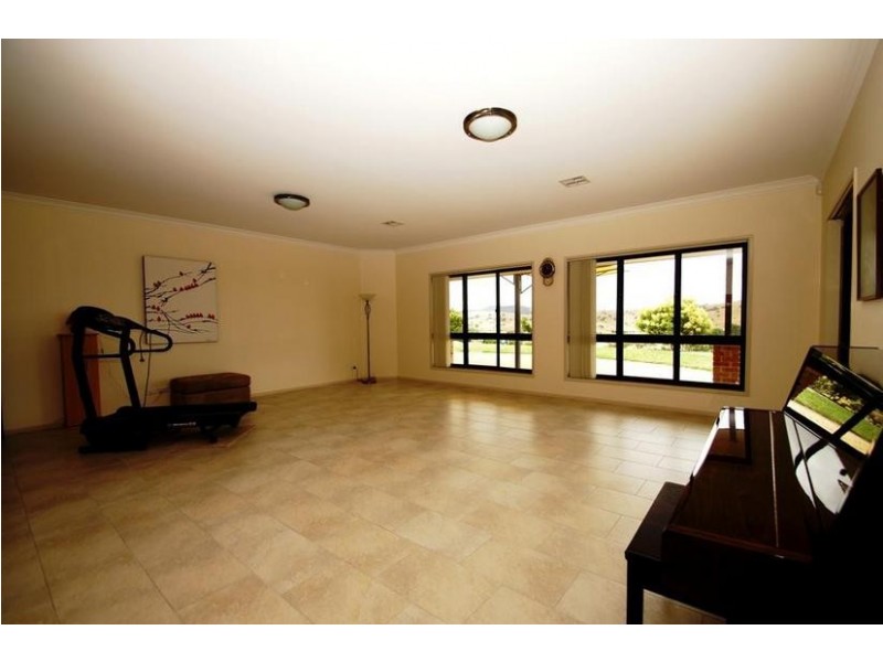 28 Beacon Place, Googong NSW 2620