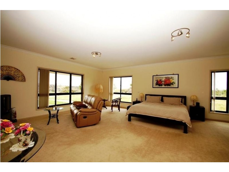 28 Beacon Place, Googong NSW 2620