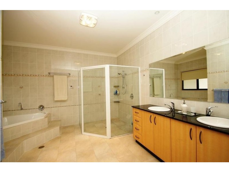 28 Beacon Place, Googong NSW 2620