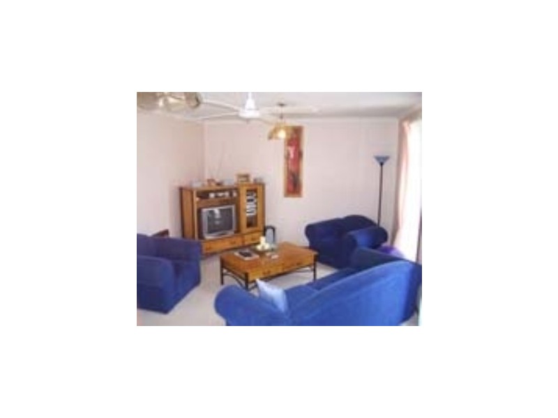 8 McGhie Place, Latham ACT 2615