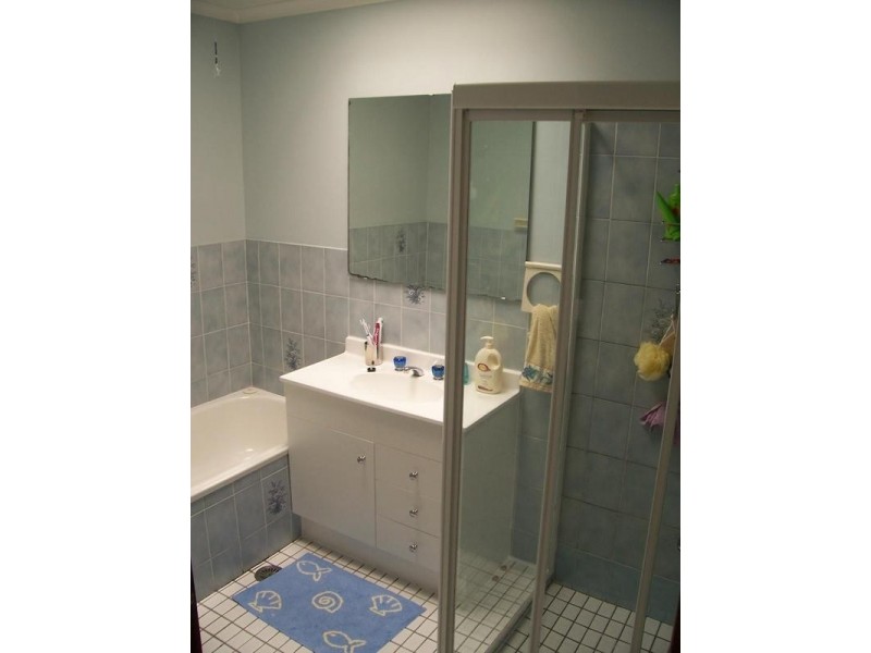 8 McGhie Place, Latham ACT 2615