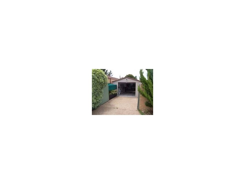 8 McGhie Place, Latham ACT 2615