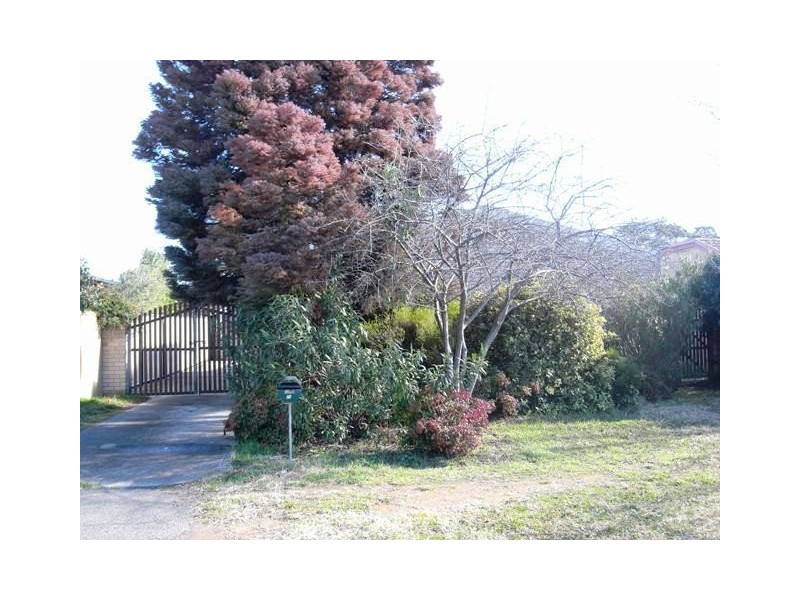 25 Tungun st, Narrabundah ACT 2604