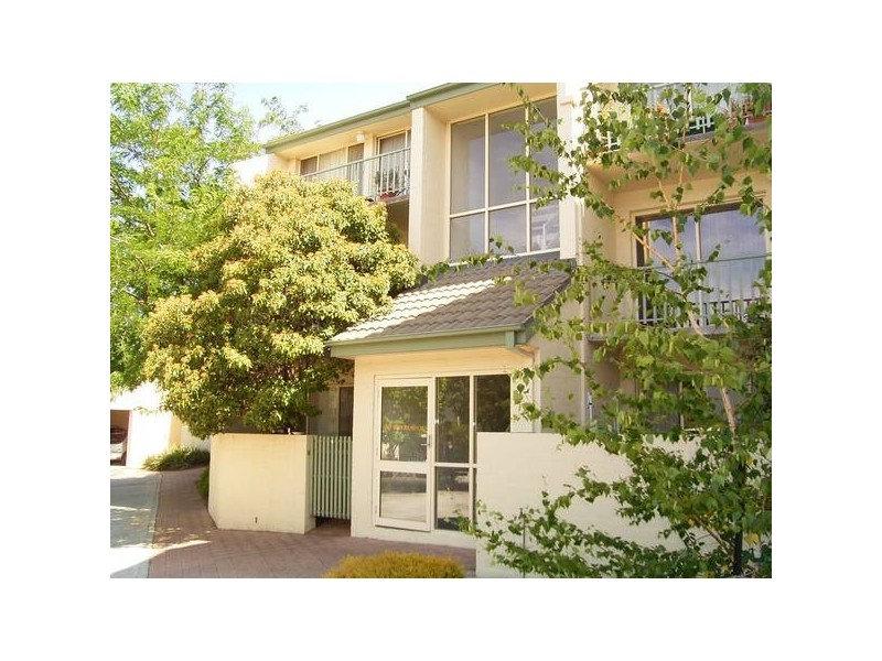 8/4 Antis Street, Phillip ACT 2606