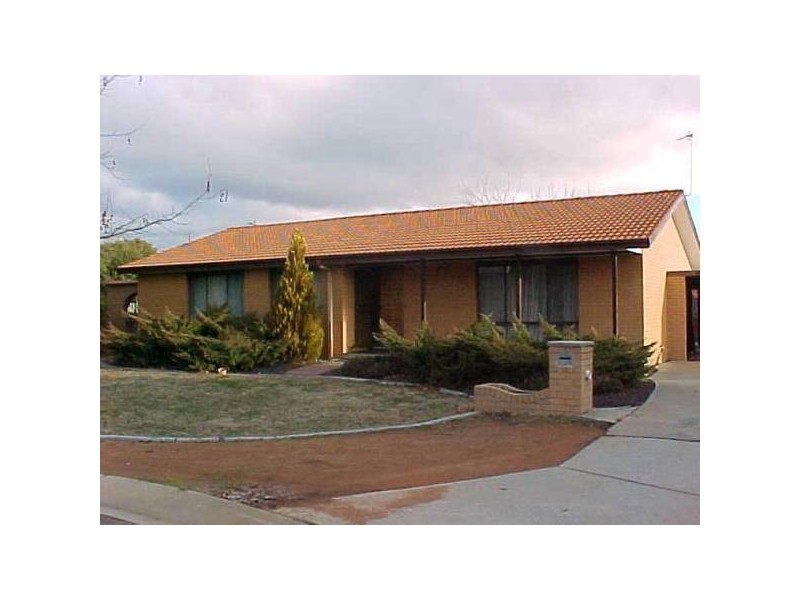 15 Beardsmore Place, Gowrie ACT 2904
