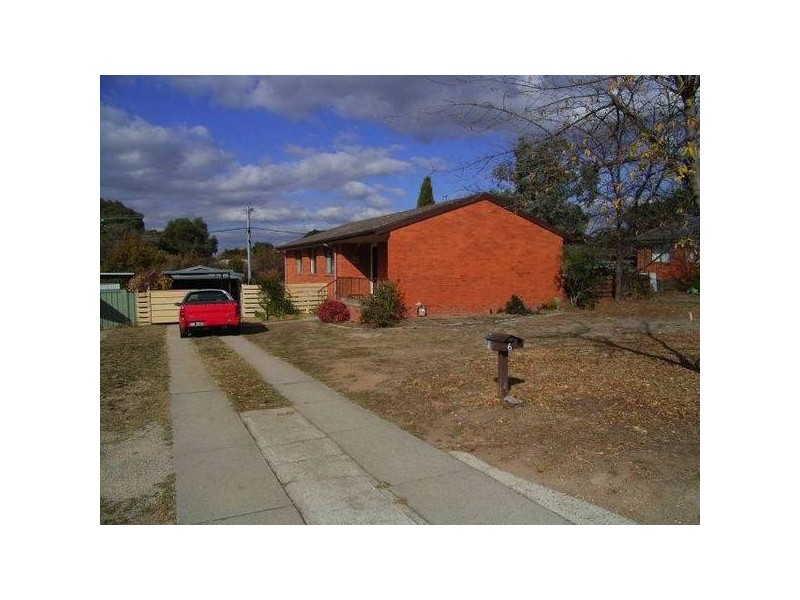 6 Yaldwyn Place, Kambah ACT 2902