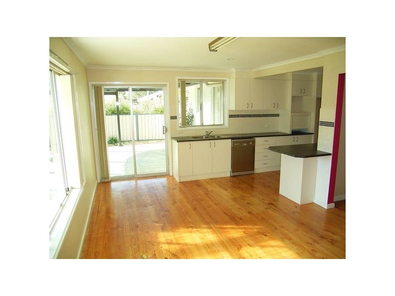 10 Milford Street, Latham ACT 2615