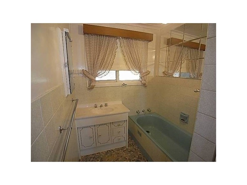 169 Phillip Avenue, Hackett ACT 2602