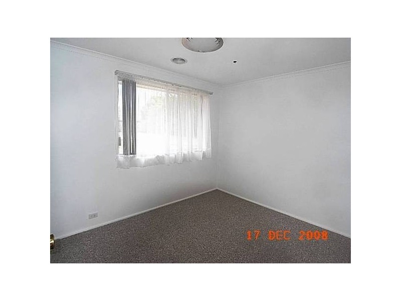 8 Rouse Place, Charnwood ACT 2615