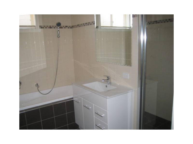 42 Charles Avenue, Hallam VIC 3803