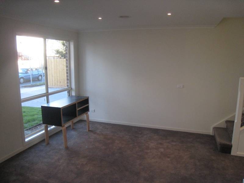 2/38 Hammond Road, Dandenong VIC 3175