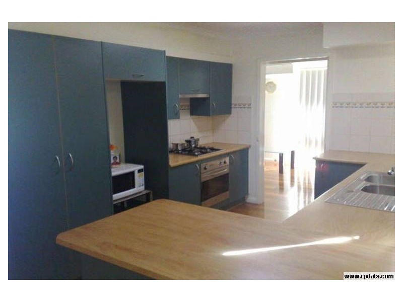 46 Joseph Banks Crescent, Endeavour Hills VIC 3802