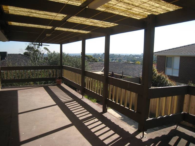 5 Harvey Place, Endeavour Hills VIC 3802