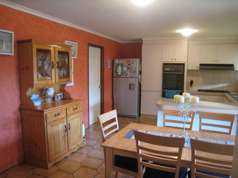 1 Paula Terrace, Endeavour Hills VIC 3802