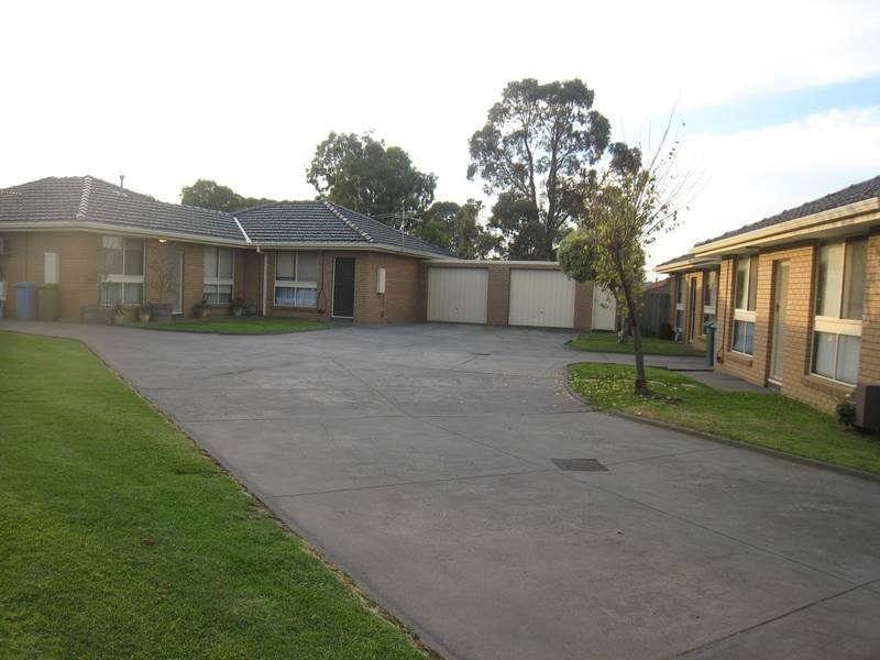 2/28 DeVilliers Drive, Dandenong North VIC 3175