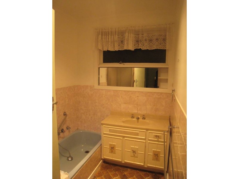 18 Bess Court, Dandenong VIC 3175