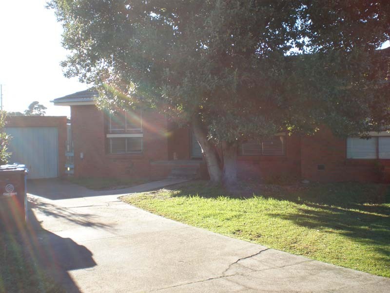 2/31 Verbena Crescent, Noble Park VIC 3174