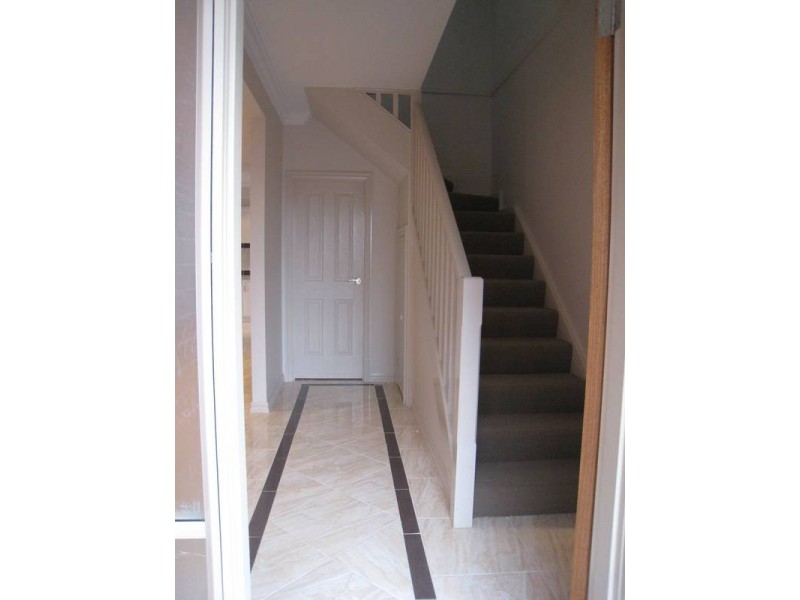 2/20 Napier Street, Dandenong VIC 3175