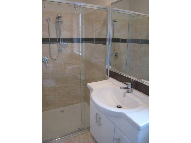 2/20 Napier Street, Dandenong VIC 3175